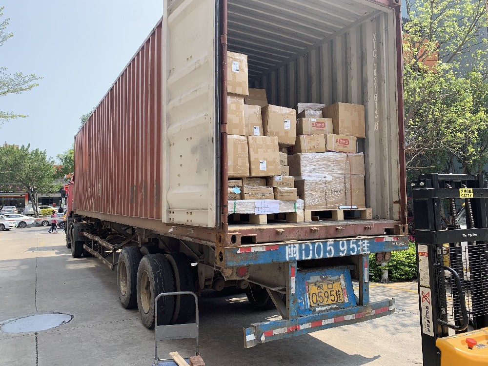 인도로 가는 배터리 팩 조립 장비 라인