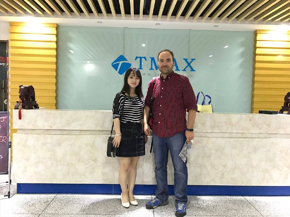 스페인에서 온 친절한 고객이 TMAX를 방문했습니다.